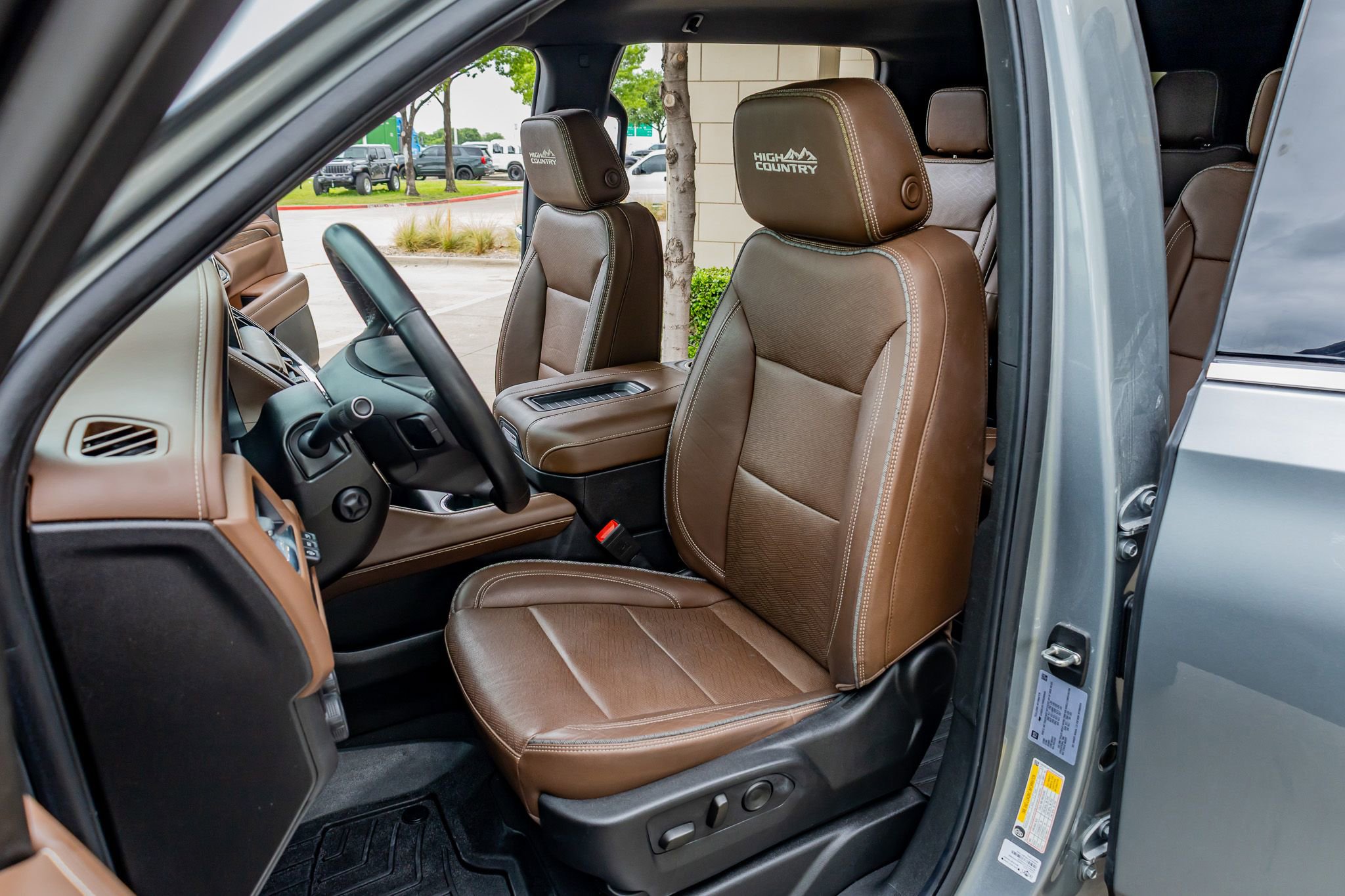 Used 2024 Chevrolet Suburban High Country image 30