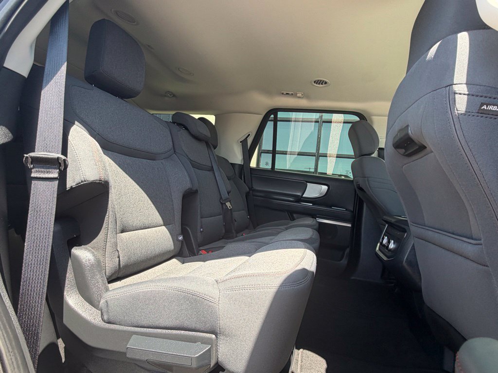 Used 2025 Ford Expedition Active AWD/4WD image 21