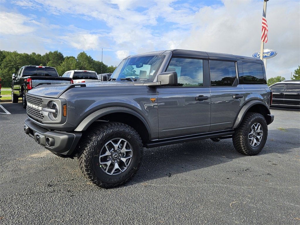 New 2025 Ford Bronco Badlands image 3