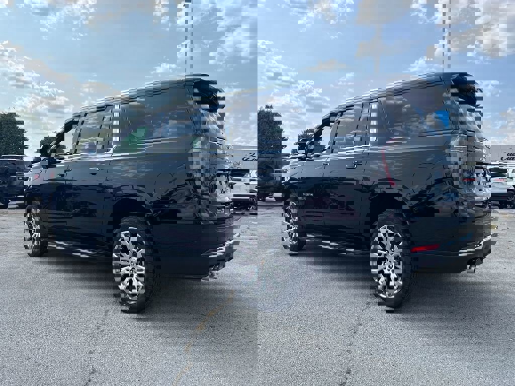 New 2025 Chevrolet Suburban Premier image 3