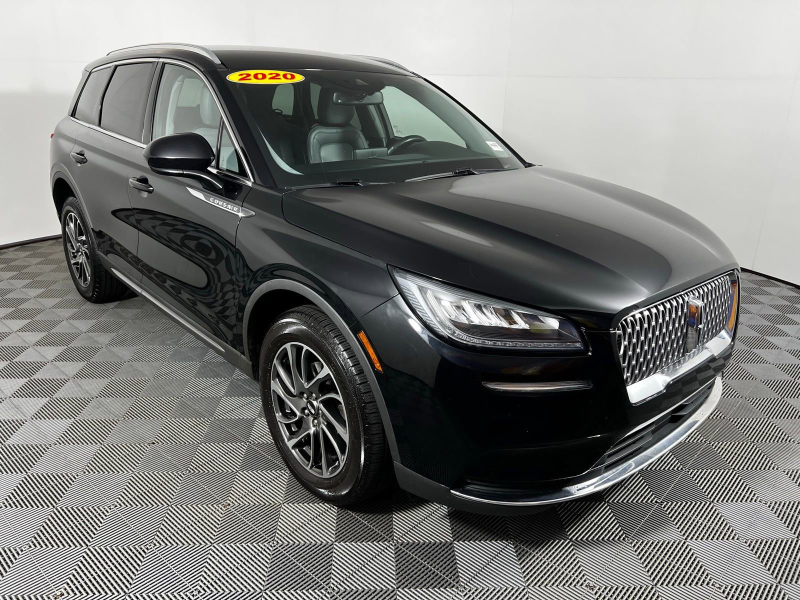 Used 2020 Lincoln Corsair AWD w/ Equipment Group 101A image 3