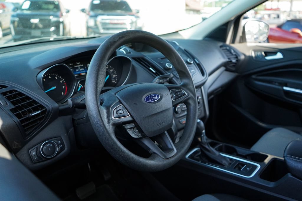 Used 2017 Ford Escape SE FWD image 6