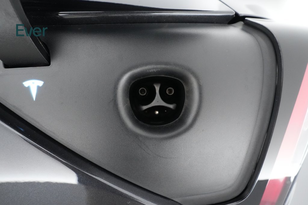 Used 2024 Tesla Model Y Long Range AWD/4WD image 10