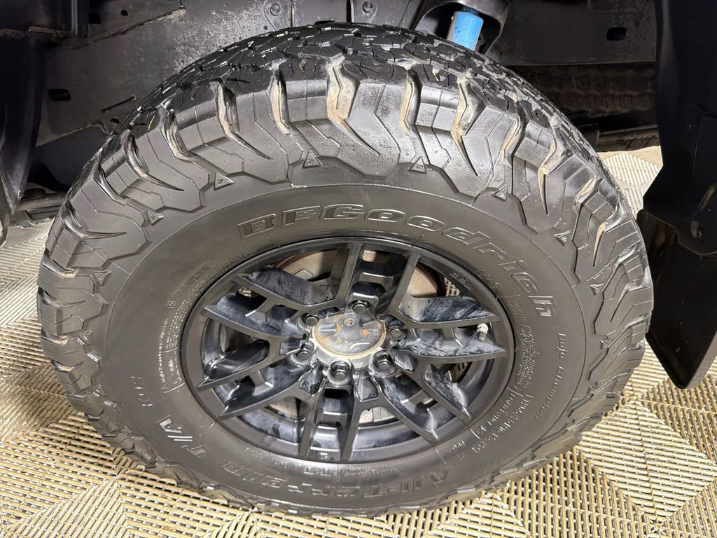 Used 2020 Toyota Tacoma TRD Off-Road w/ Technology Package image 19