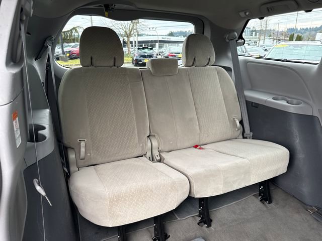 Used 2018 Toyota Sienna LE image 15