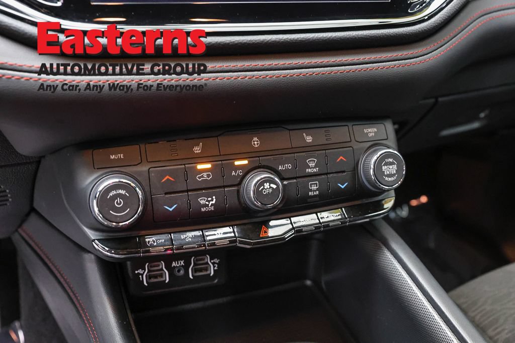 Used 2025 Dodge Durango GT RWD image 20
