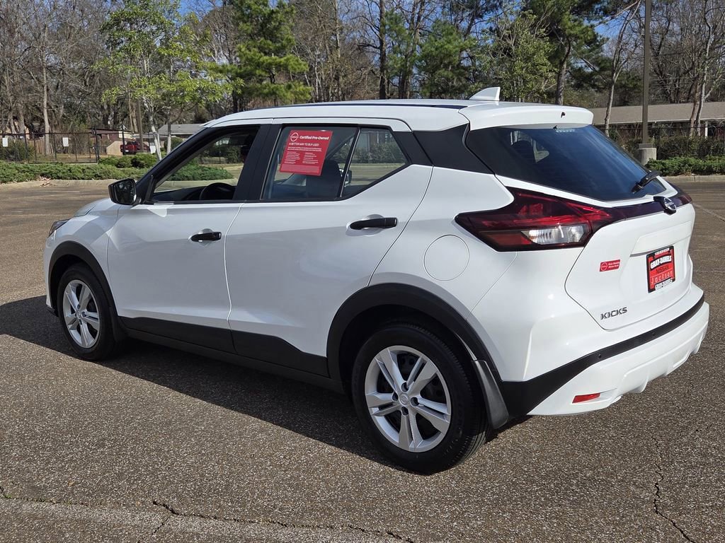 Certified 2025 Nissan Kicks Play S image 3