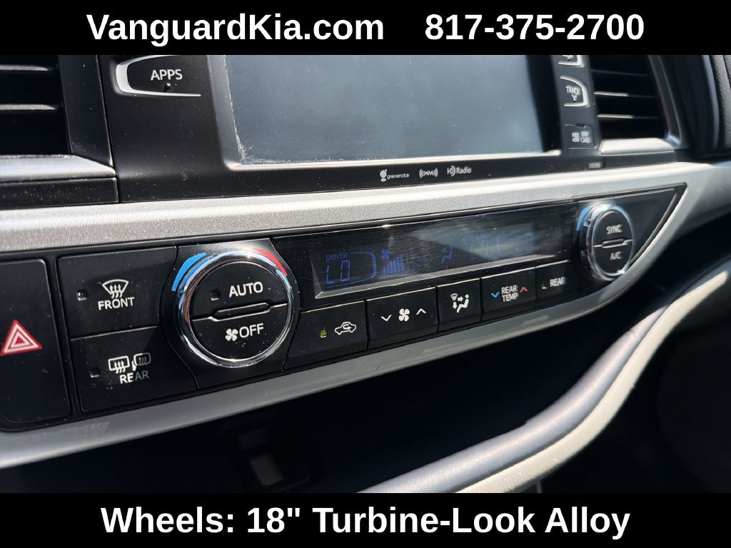 Used 2019 Toyota Highlander XLE FWD image 19