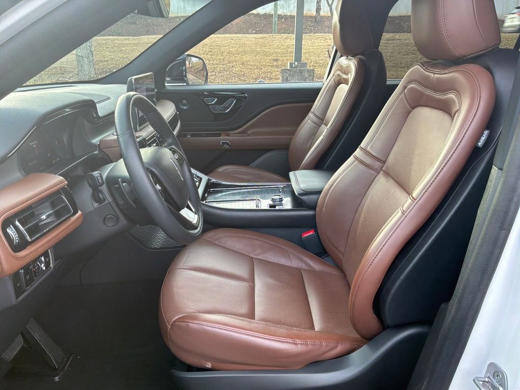 Certified 2024 Lincoln Aviator Reserve image 9