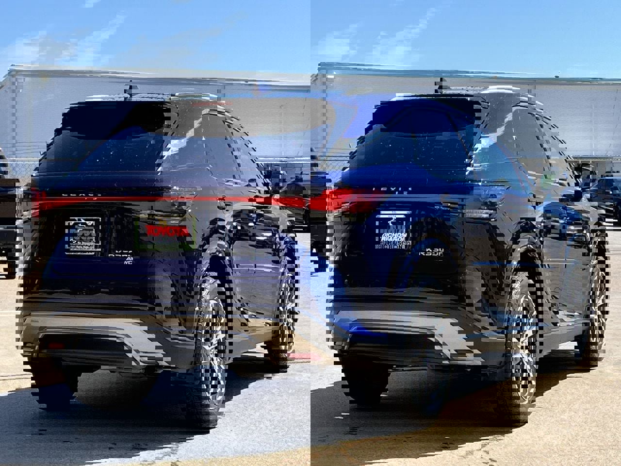 Used 2023 Lexus RX 350 w/ Accessory Package (2T) image 4