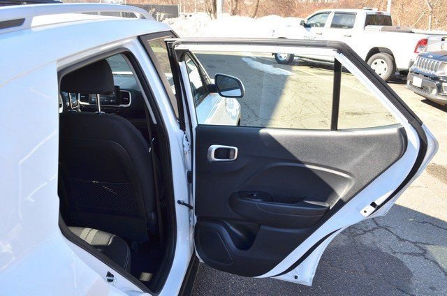 Used 2024 Hyundai Venue SEL FWD image 36