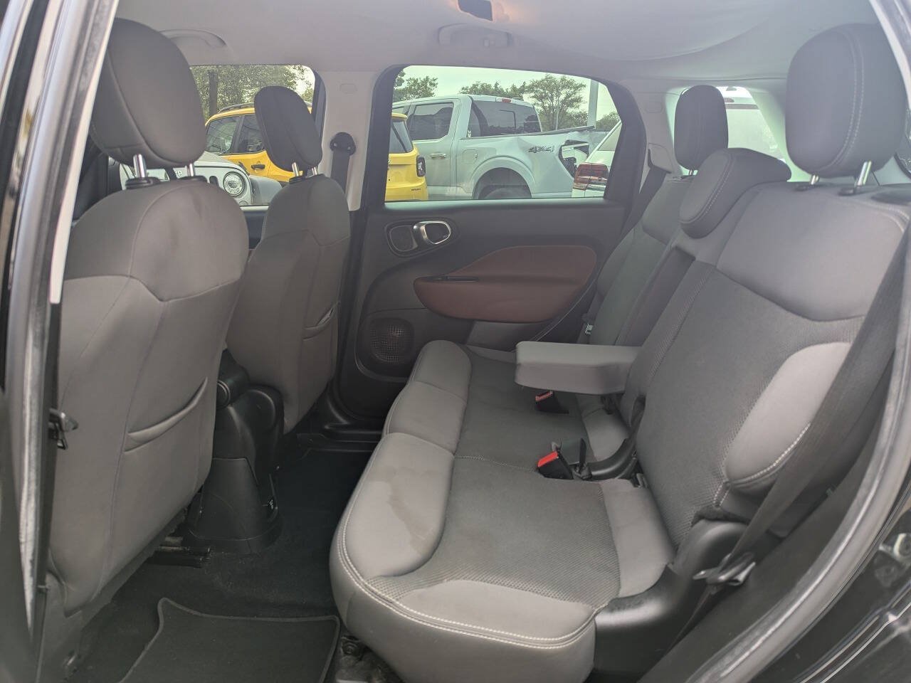 Used 2014 FIAT 500L Trekking w/ Popular Equipment Group FWD image 14