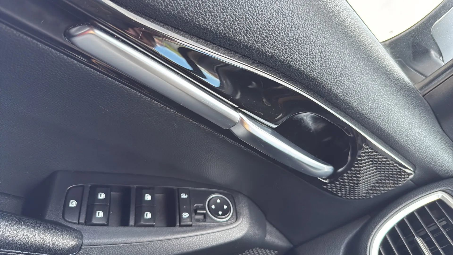 Used 2022 Kia Seltos Nightfall Edition image 22