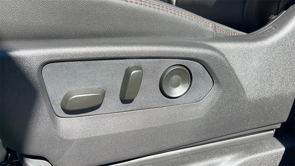 New 2026 GMC Sierra 2500 AT4 w/ AT4 Premium Plus Package image 12