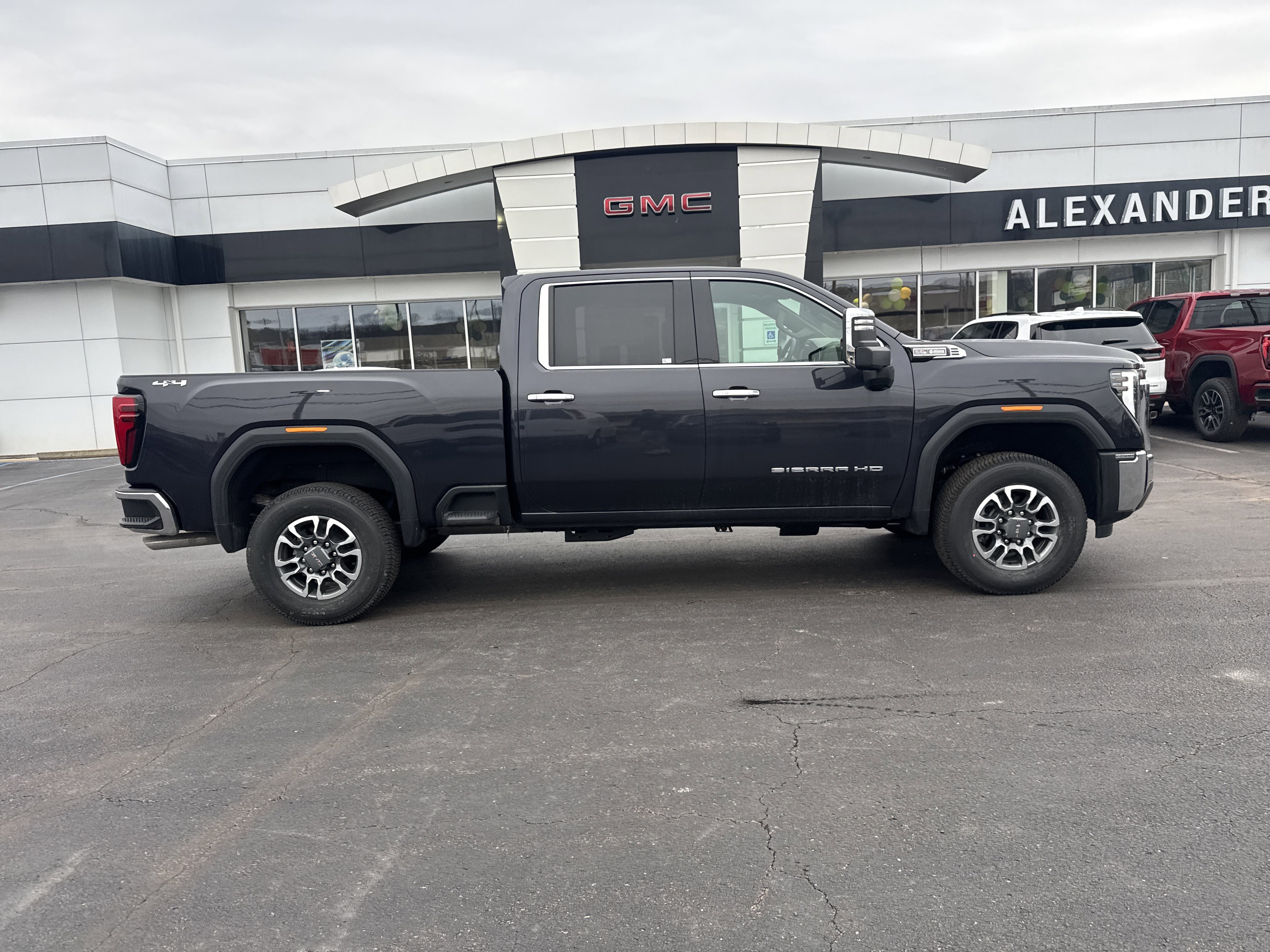 New 2026 GMC Sierra 2500 SLT image 2