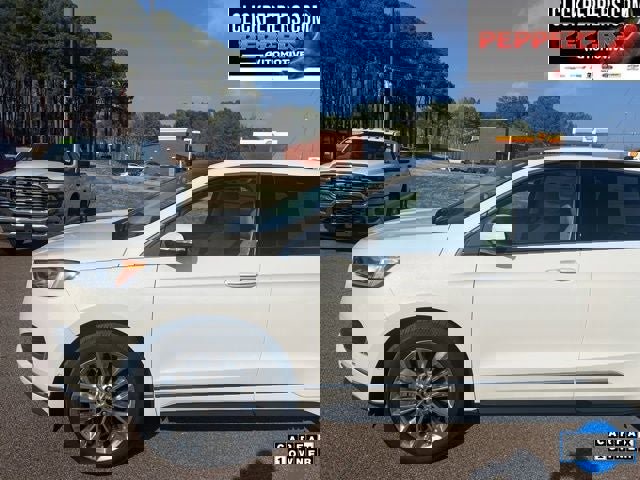 Used 2024 Ford Edge Titanium w/ Titanium Elite Package image 2