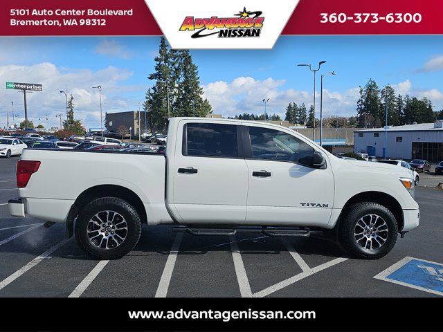 Used 2022 Nissan Titan SV w/ Accessory Utility Package AWD/4WD image 7