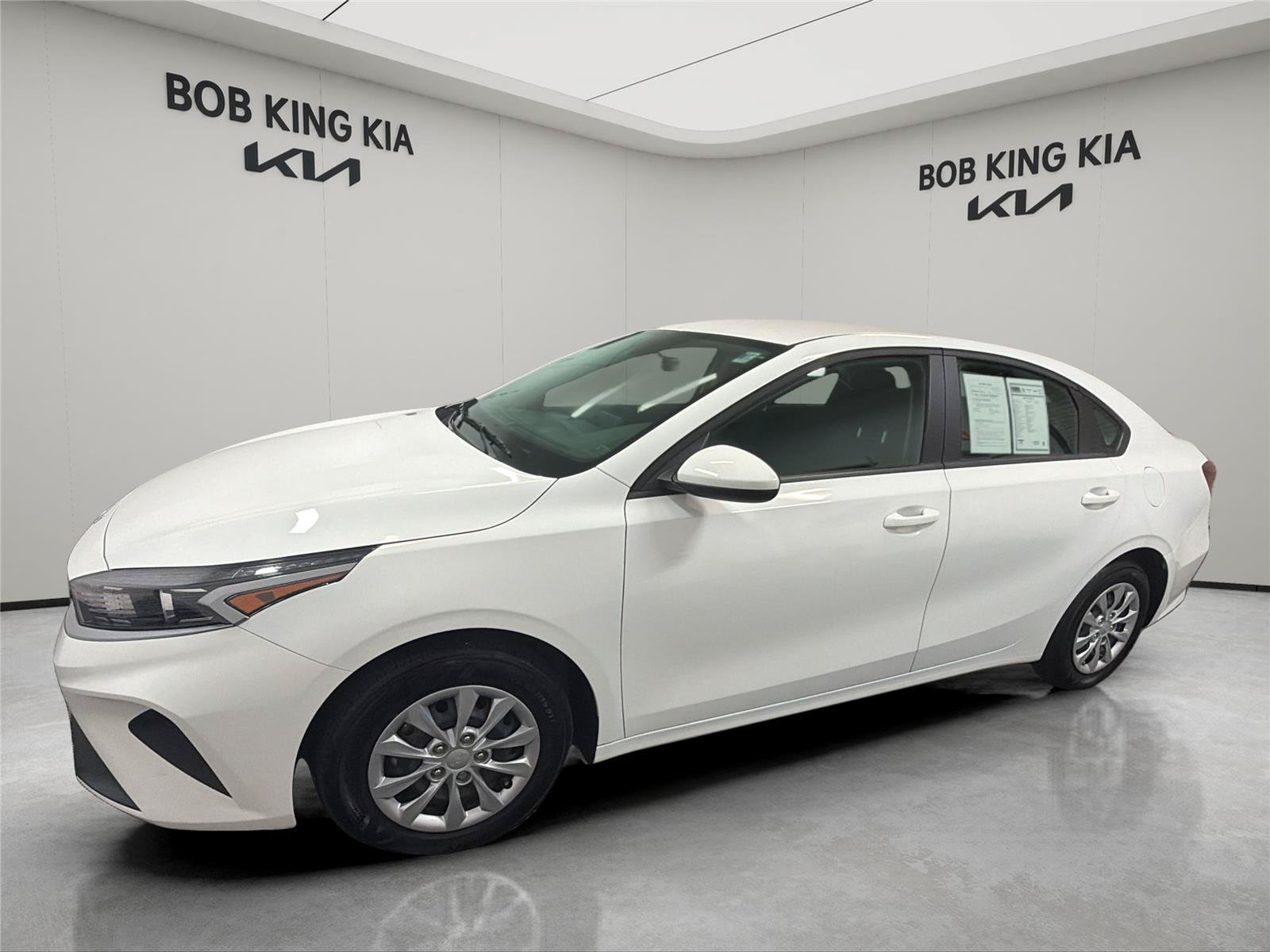Used 2024 Kia Forte LX FWD image 1