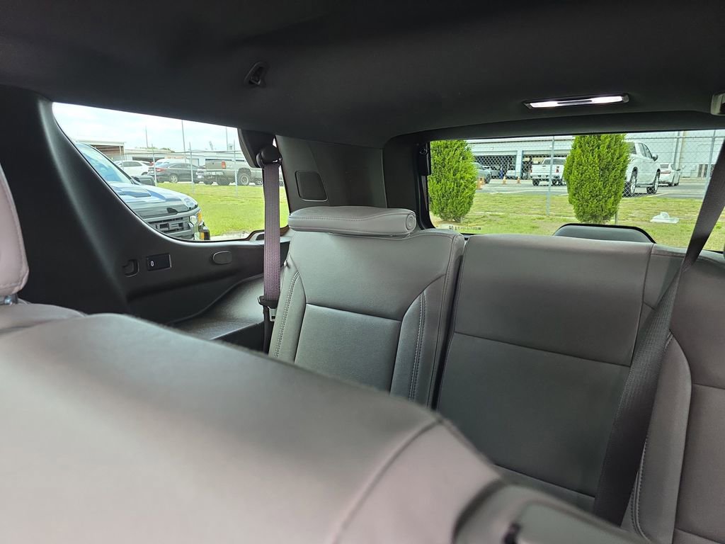Used 2023 Chevrolet Tahoe LT AWD/4WD image 16