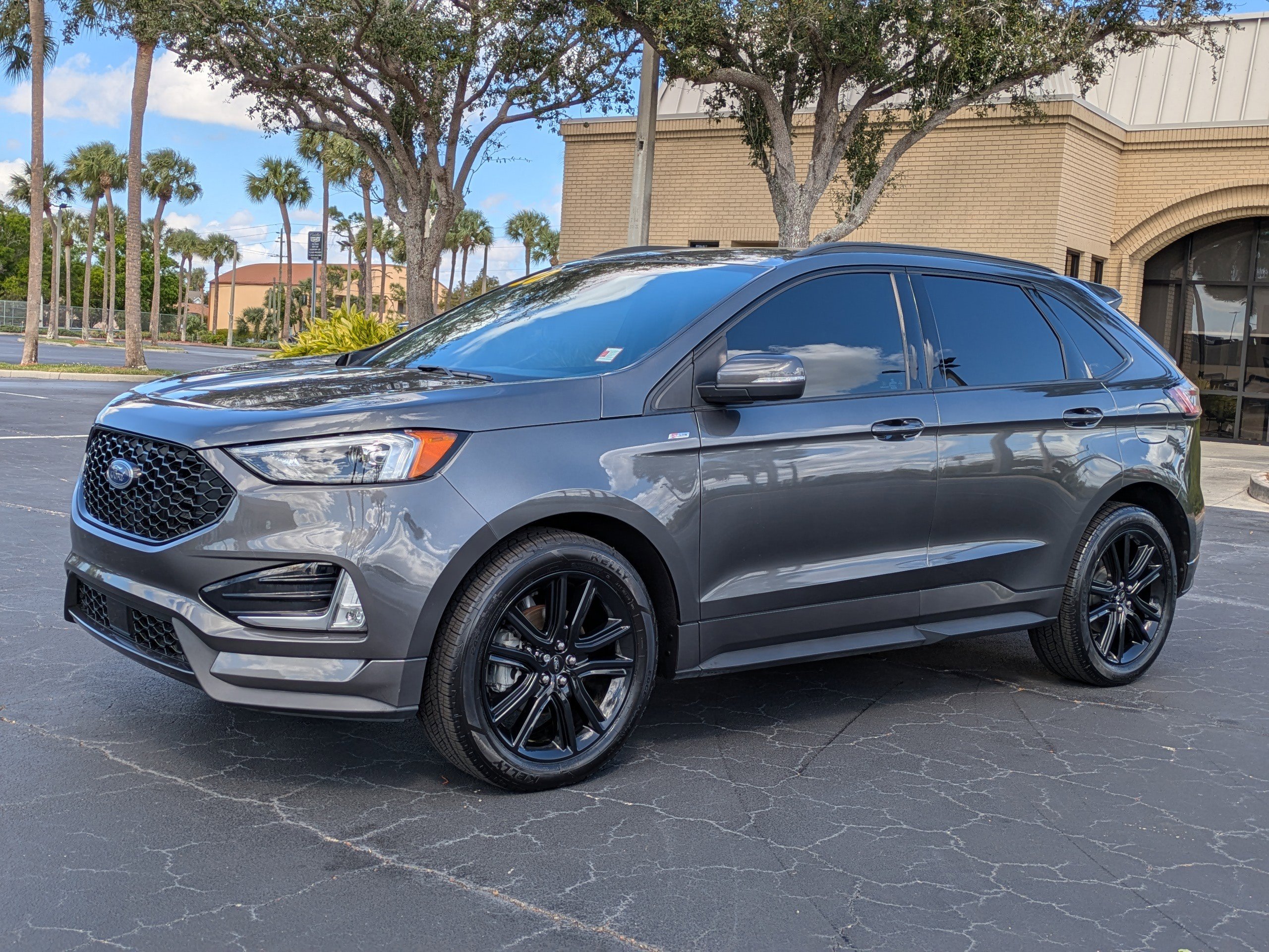 Used 2020 Ford Edge ST-Line image 2