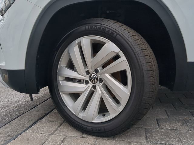 Certified 2022 Volkswagen Atlas Cross Sport SE image 34