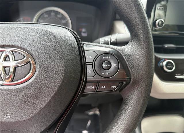 Used 2020 Toyota Corolla LE FWD image 16