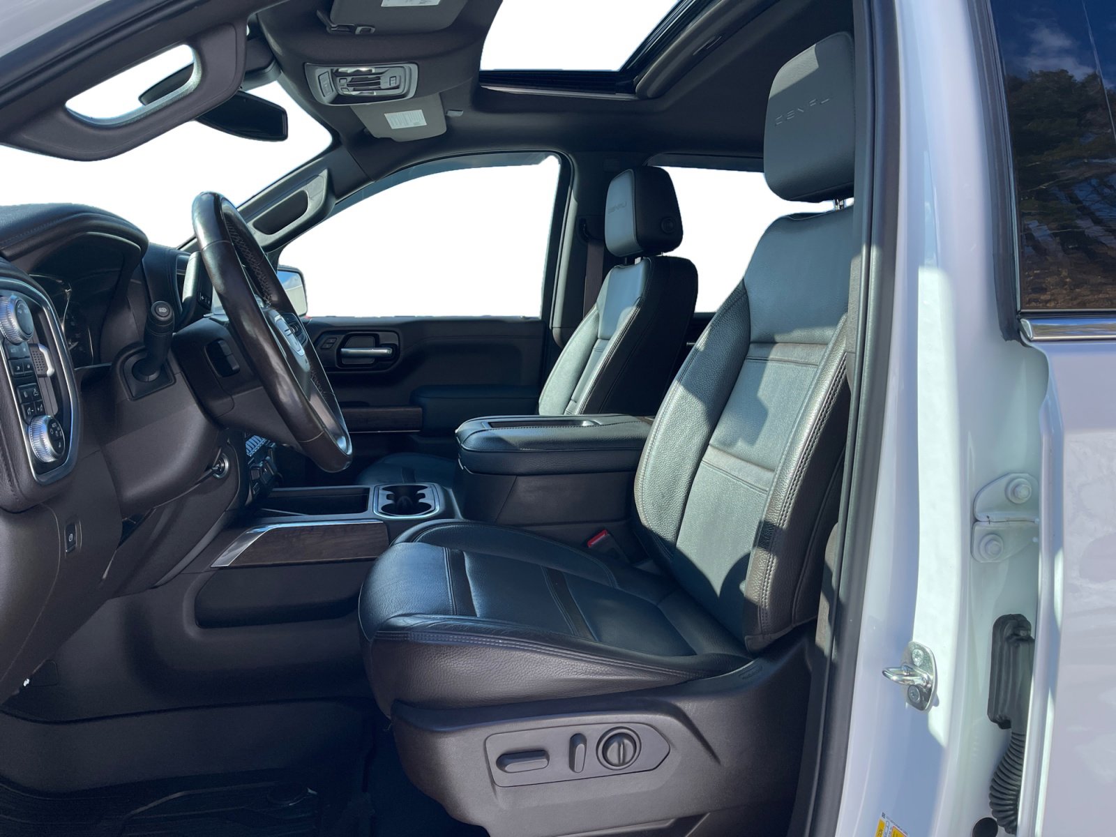 Used 2021 GMC Sierra 1500 Denali w/ Denali Premium Package image 8