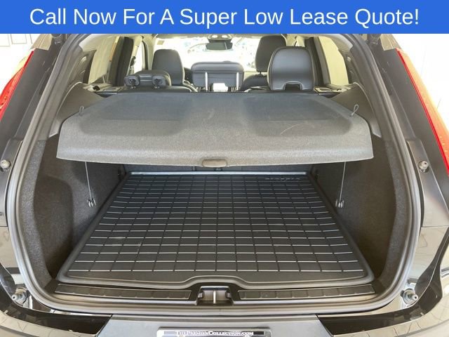 Used 2026 Volvo XC40 B5 Core w/ Climate Package image 9