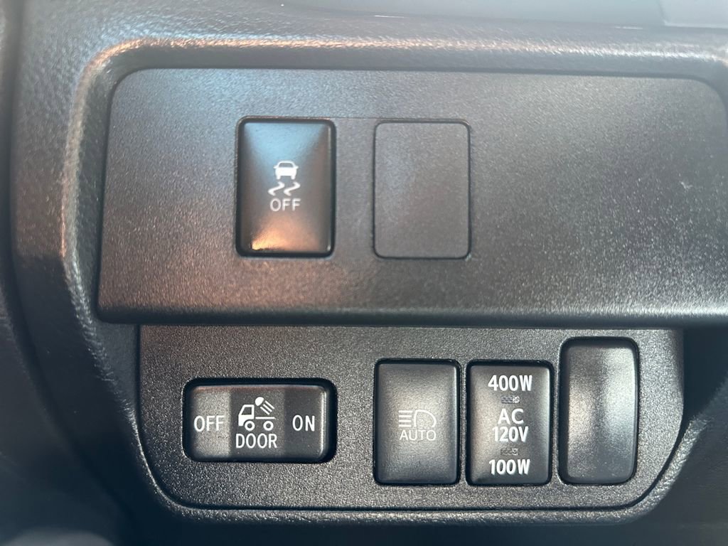 Used 2023 Toyota Tacoma TRD Off-Road AWD/4WD image 21
