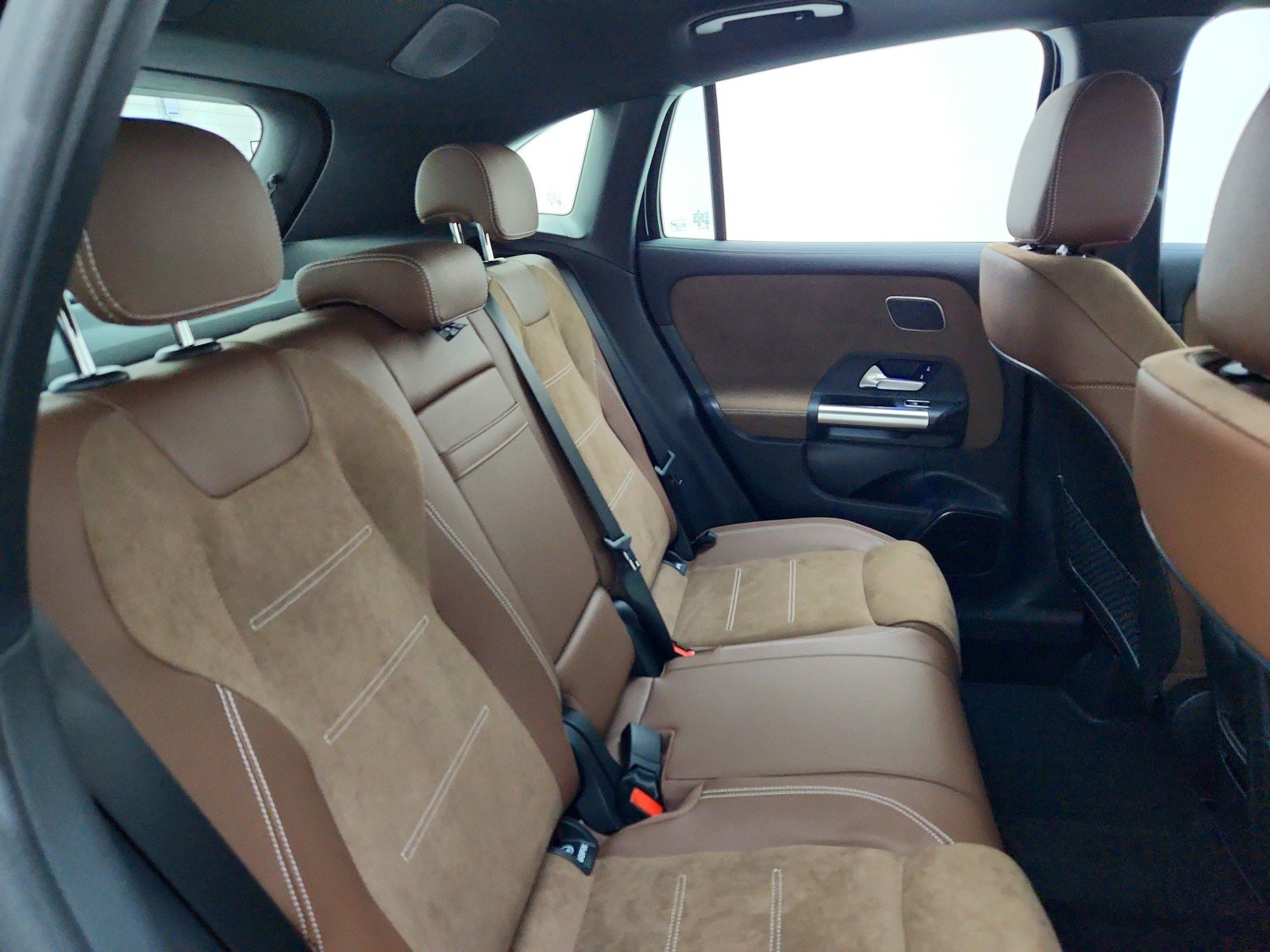 New 2026 Mercedes-Benz GLA 35 AMG 4MATIC image 21