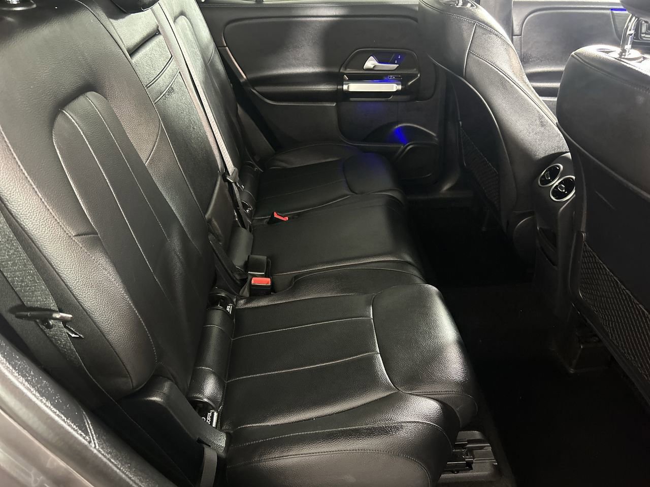 Used 2023 Mercedes-Benz GLB 250 w/ Premium Package image 24
