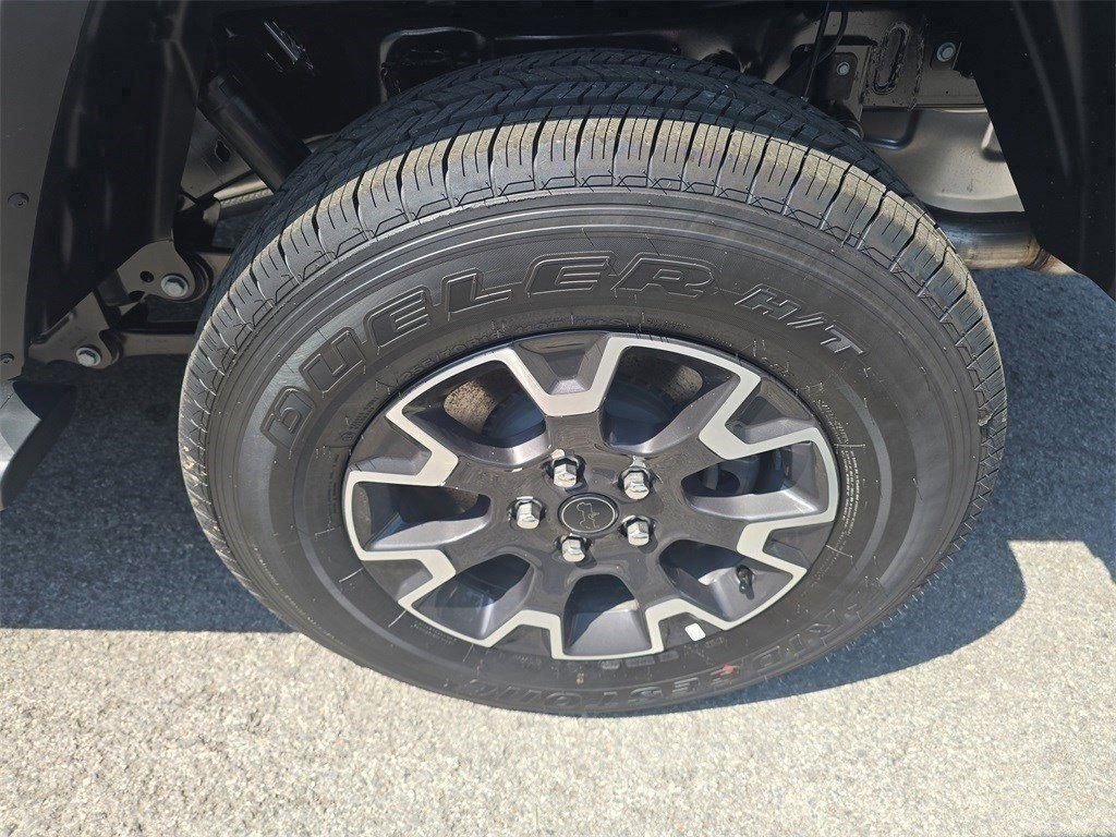 New 2025 Jeep Gladiator Sport w/ Premium Package image 27