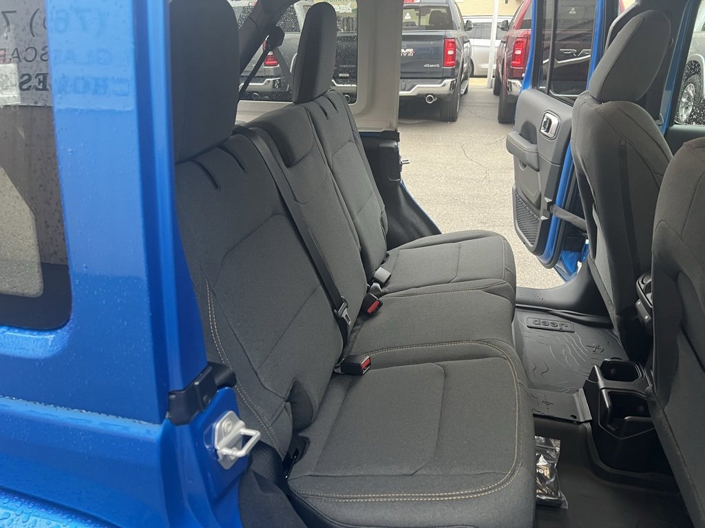 New 2025 Jeep Wrangler Sahara image 32