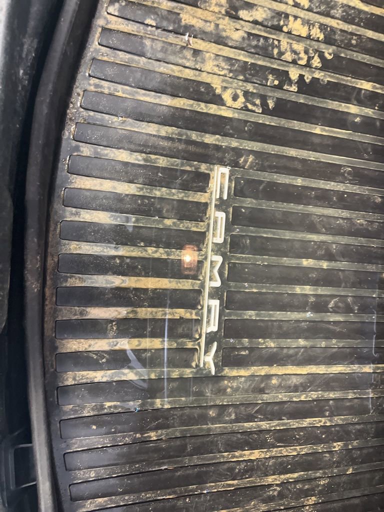 Used 2018 Toyota Camry SE image 3