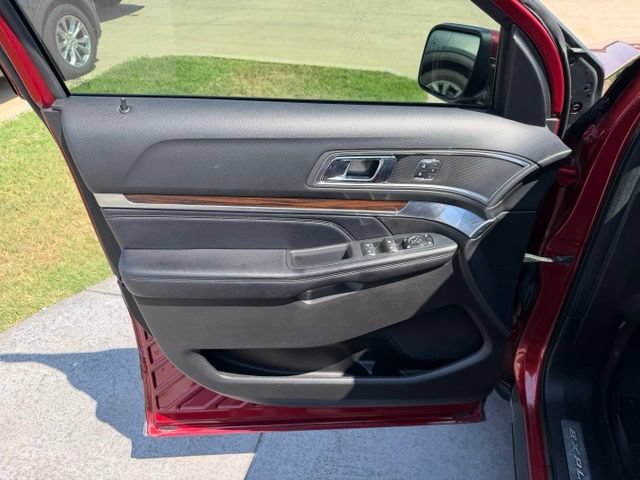 Used 2017 Ford Explorer Limited FWD image 10