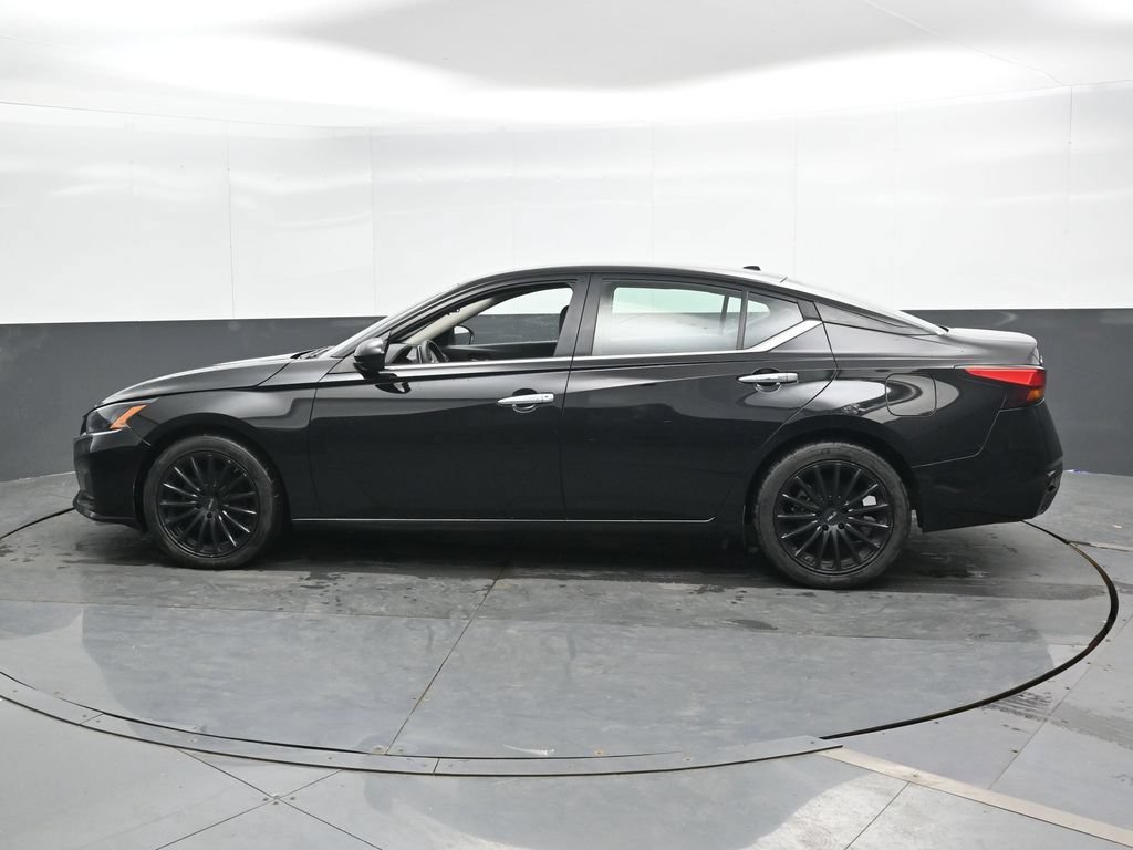 Used 2023 Nissan Altima 2.5 SV FWD image 10