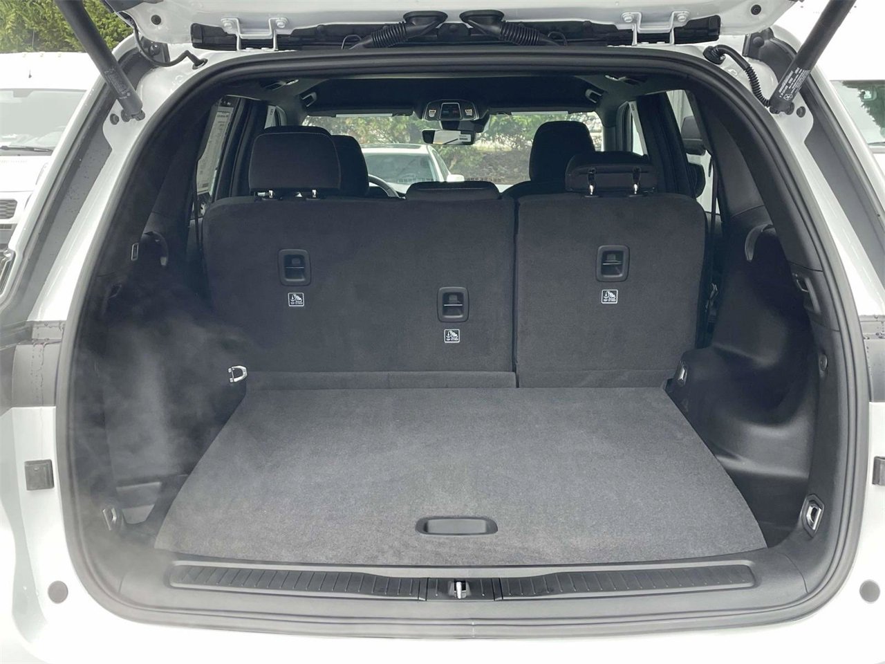 New 2025 Jeep Grand Cherokee Laredo w/ Luxury Tech Group I image 44