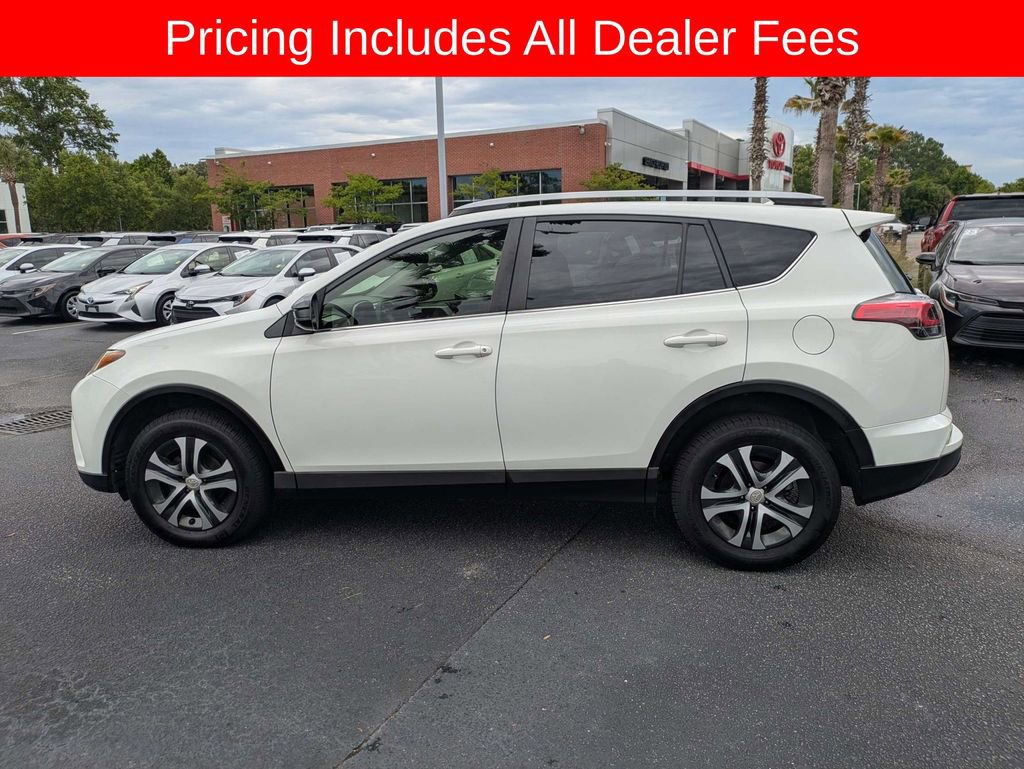 Used 2018 Toyota RAV4 LE FWD image 8