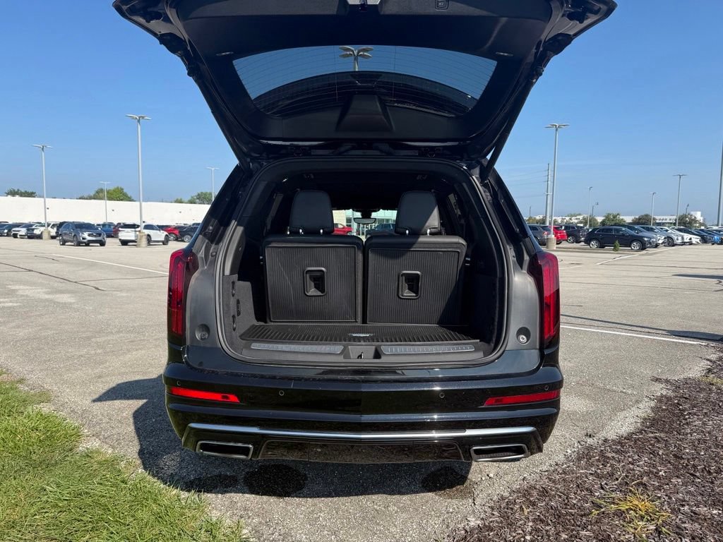 Certified 2025 Cadillac XT6 Premium Luxury w/ Technology Package AWD/4WD image 13