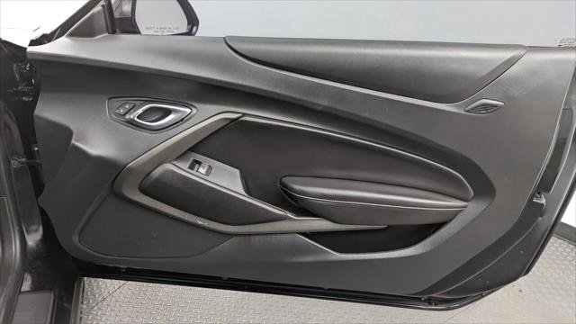 Used 2018 Chevrolet Camaro LT RWD image 18