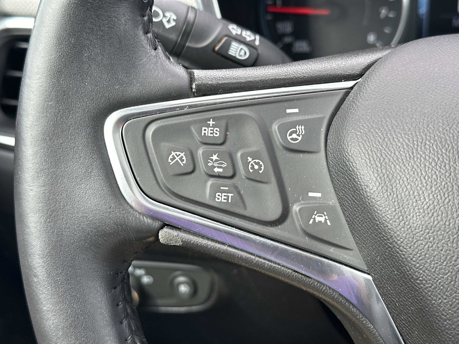 Certified 2018 Chevrolet Equinox Premier image 22