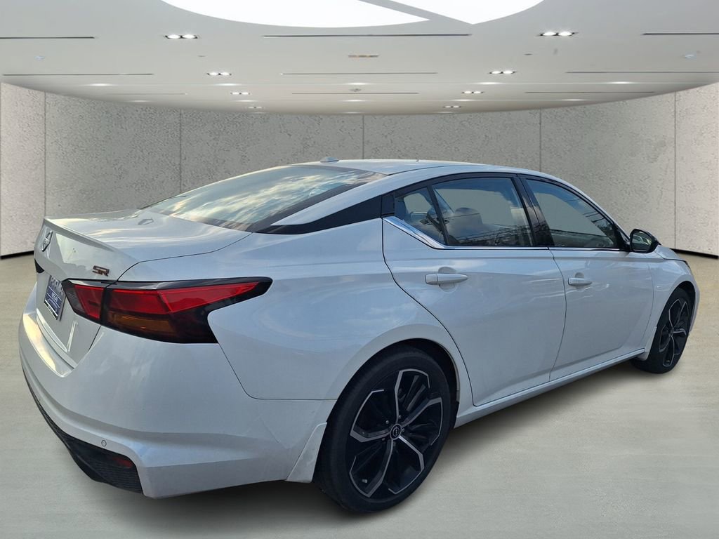 Certified 2025 Nissan Altima 2.5 SR image 5