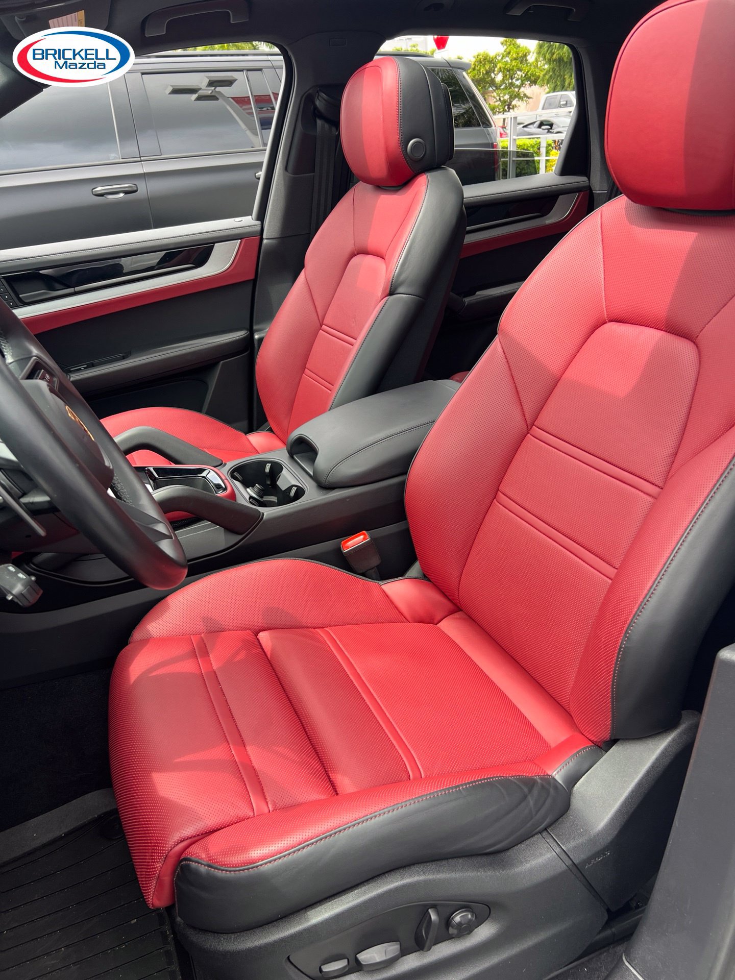 Used 2024 Porsche Cayenne AWD/4WD image 14