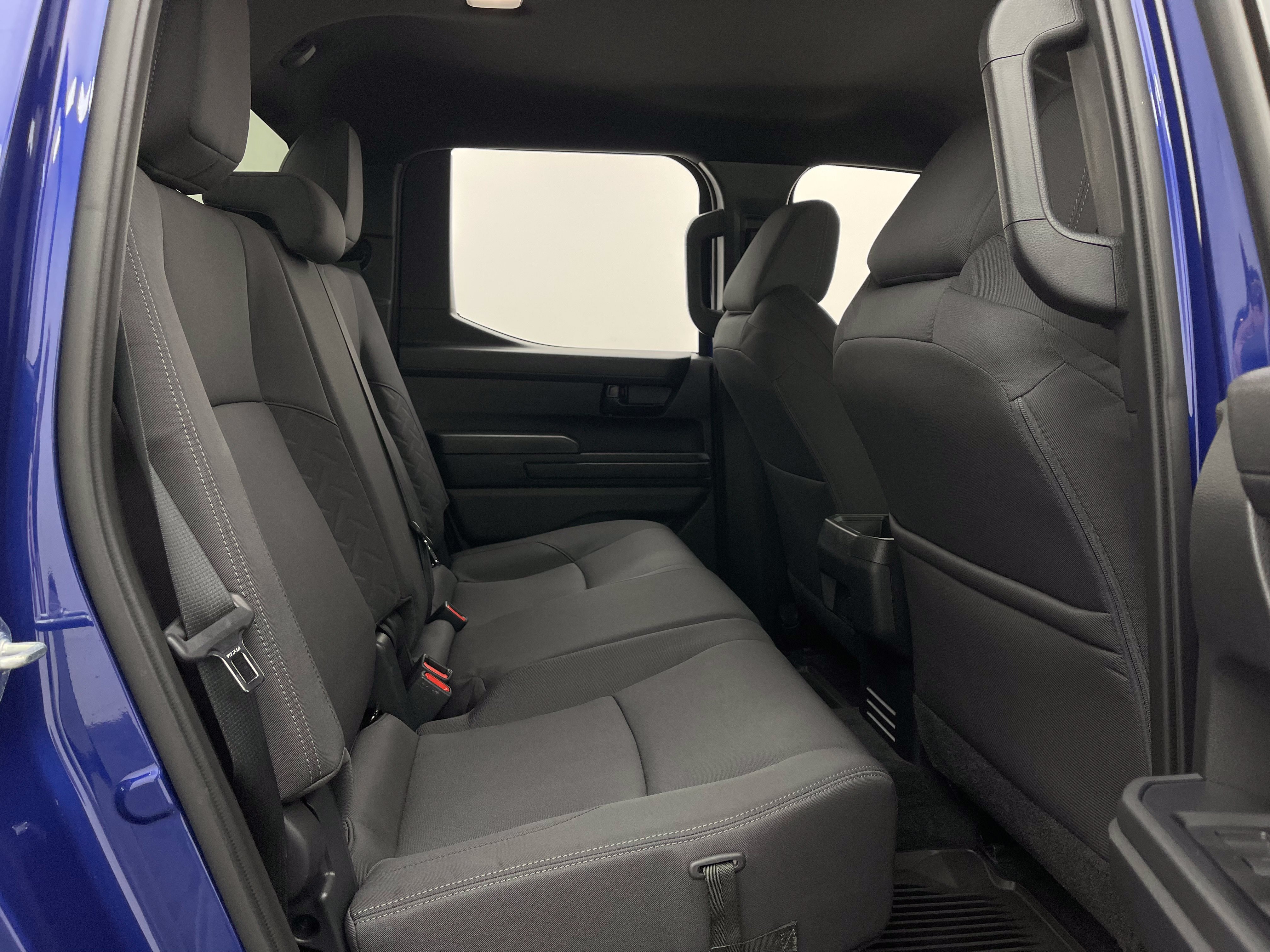Used 2025 Toyota Tacoma SR5 AWD/4WD image 32