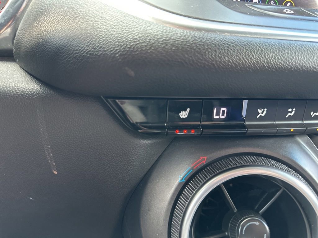 Used 2019 Chevrolet Blazer LT w/ Sun and Wheels Package FWD image 6