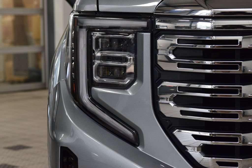 Used 2025 GMC Sierra 1500 Denali w/ Denali Reserve Package AWD/4WD image 12