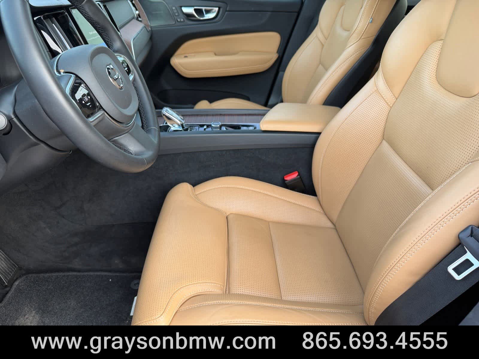 Used 2023 Volvo XC60 B5 Ultimate w/ Protection Package Premier FWD image 9