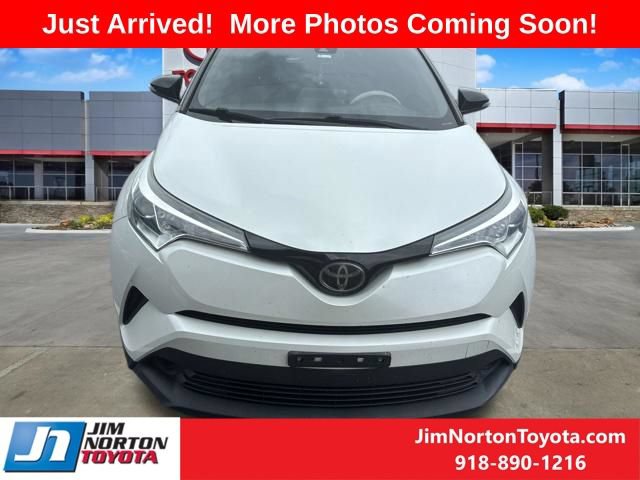 Used 2019 Toyota C-HR XLE FWD image 5