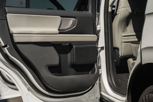 Used 2025 Ford Expedition Active image 50