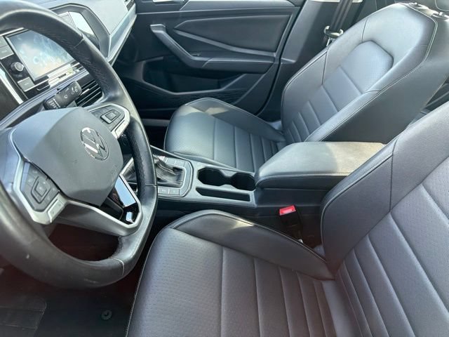 Used 2024 Volkswagen Jetta SE FWD image 6